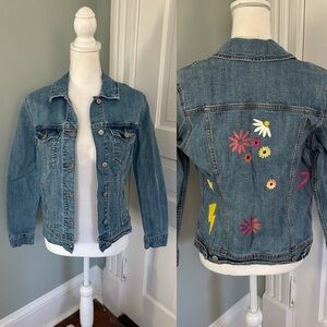 Old Navy Classic Jean Jacket Medium Wash Painted Floral Back Size Small